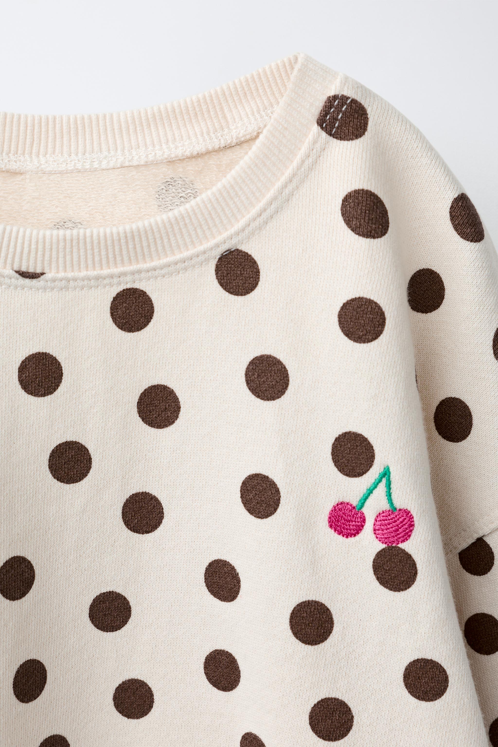 SWEAT À POIS ET CERISE BRODÉE